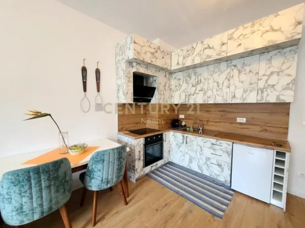 Tirane, jepet me qera apartament1+1+Ballkon Kati 2, 72 m² 450 €