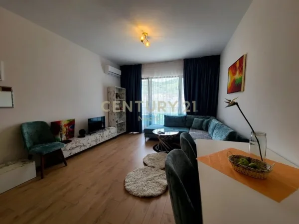 Tirane, jepet me qera apartament1+1+Ballkon Kati 2, 72 m² 450 €