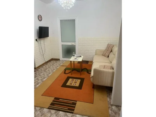 Tirane, jepet me qera apartament 1+1 Kati 1, 58 m² 450 € 