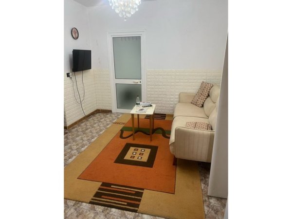 Tirane, jepet me qera apartament 1+1 Kati 1, 58 m² 450 € 