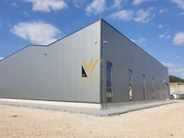 Tirane, shitet magazine Kati 0, 4.400 m² 5.000.000 € (MEZEZ)