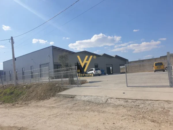 Tirane, shitet magazine Kati 0, 4.400 m² 5.000.000 € (MEZEZ)