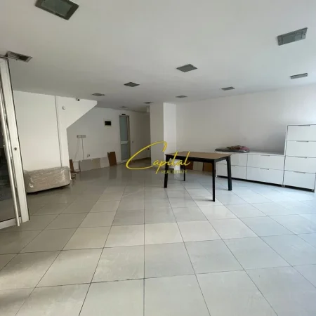 Tirane, jepet me qera ambjent biznesi Kati 1, 80 m² 600 € (RRUGA E KAVAJES)