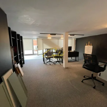 Tirane, jepet me qera ambjent biznesi Kati 1, 80 m² 600 € (RRUGA E KAVAJES)