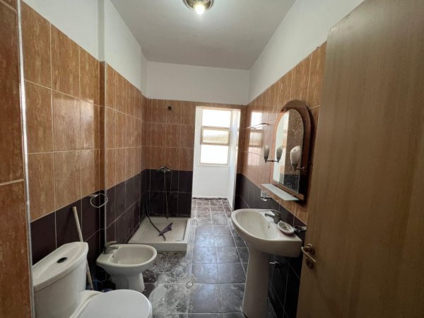 Tirane, shitet apartament 2+1 Kati 9, 110 m² 149.000 € (astir)