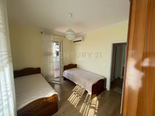 Tirane, jap me qera apartament 2+1+2+POST PARKIMI+Ballkon , 135 m² 900 € (Kopshti Botanik)