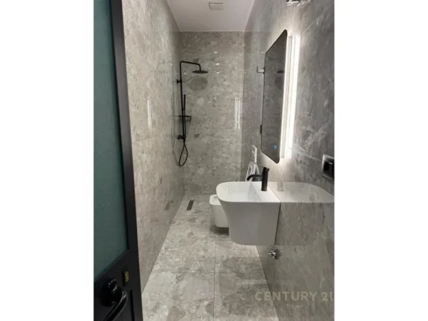 Tirane, jap me qera apartament 1+1 , 65 m² 750 € (Liqeni i Thatë)