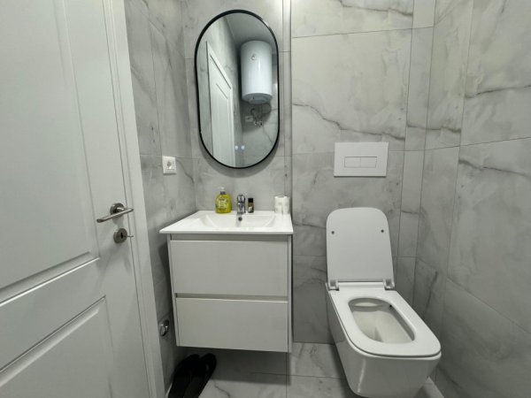 Tirane, jepet me qera apartament 1+1 Kati 9, 80 m² 700 € (rruga nexho konomi)