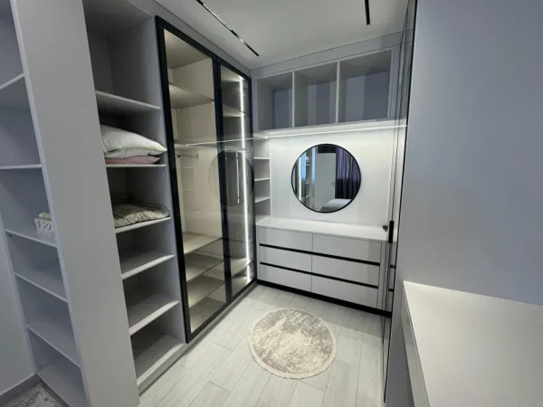 Tirane, jepet me qera apartament 1+1 Kati 9, 80 m² 700 € (rruga nexho konomi)