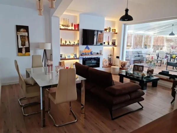 Golem, shitet apartament+verande | Penthouse 3+1+Ballkon Kati 5, 300.000 € (MALI I ROBIT, GOLEM)
