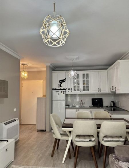 Tirane, jepet me qera apartament 1+1+Ballkon Kati 3, 60 m² 550 € (21 DHJETORI)
