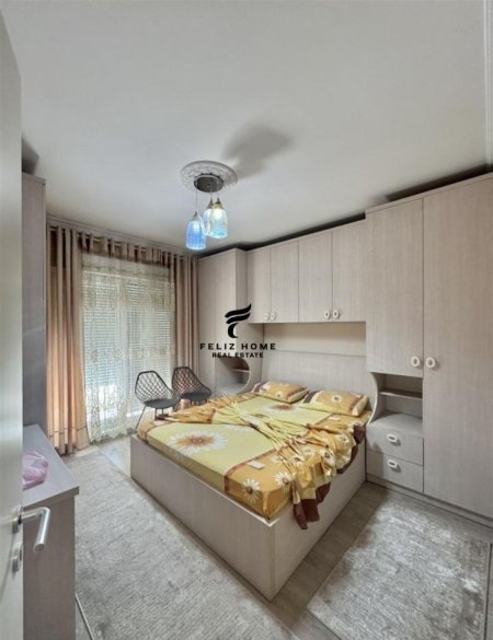 Tirane, jepet me qera apartament 1+1+Ballkon Kati 3, 60 m² 550 € (21 DHJETORI)