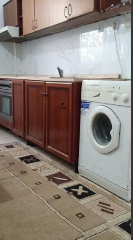 Tirane, jepet me qera apartament 1+1 Kati 1, 60 m² 300 € (BRRYLI)