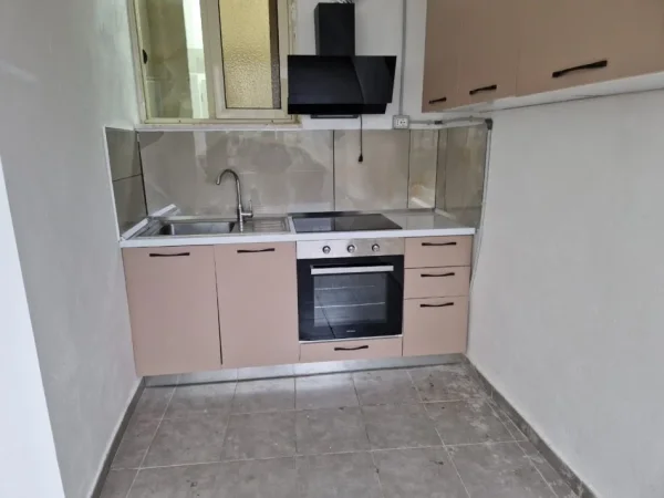 Tirane, shitet apartament 1+1 Kati 3, 84 m² 85.000 € 