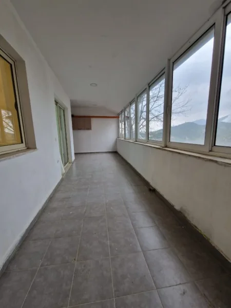 Tirane, shitet apartament 1+1 Kati 3, 84 m² 85.000 € 