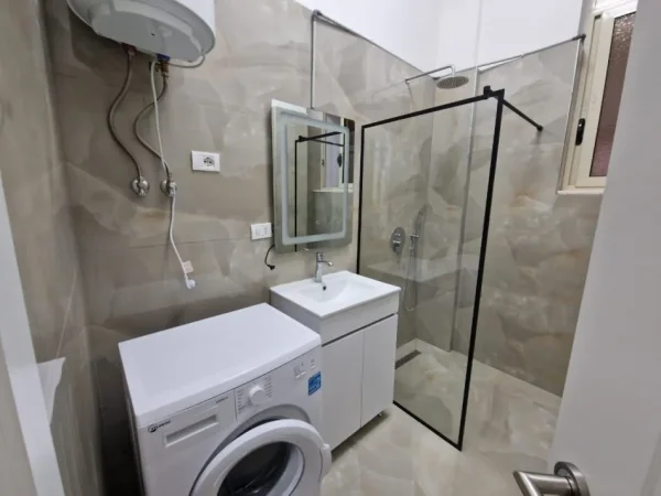 Tirane, shitet apartament 1+1 Kati 3, 84 m² 85.000 € 