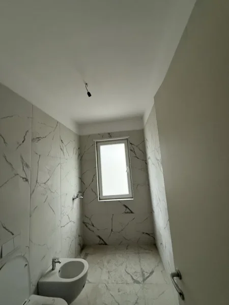 Tirane, shitet apartament 2+1+Ballkon Kati 2, 84 m² 93.000 € (Univers City Gati Per Banim)