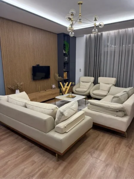 Tirane, jepet me qera apartament 3+1+Ballkon Kati 0, 150 m² 1.000 € (KODRA E DIELLIT)