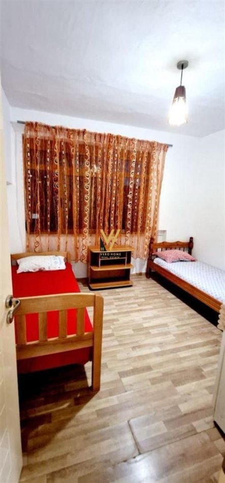 Tirane, jepet me qera apartament 2+1+Ballkon Kati 4, 80 m² 500 € (RRUGA BARDHYL)