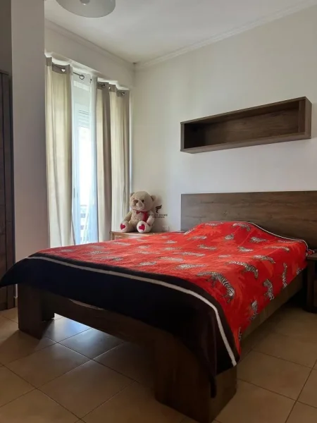 Tirane, jepet me qera apartament 2+1 Kati 2, 100 m² 800 € (KOPSHTI ZOOLOGJIK)