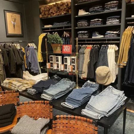 Tirane, jepet me qera dyqan Kati 0, 60 m² 1.000 € (rruga bardhyl)