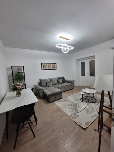 Tirane, jepet me qera apartament 1+1+Ballkon Kati 2, 74 m² 500 € (rruga e barrikadave)