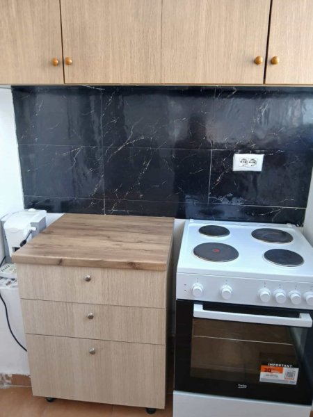 Tirane, jepet me qera apartament 1+1+Ballkon Kati 2, 74 m² 500 € (rruga e barrikadave)