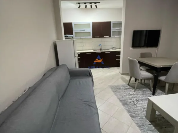 Tirane, jepet me qera 1+1+Ballkon Kati 3, 63 m² 450 € (PRANE RRUGES TEODOR RUZVELT)