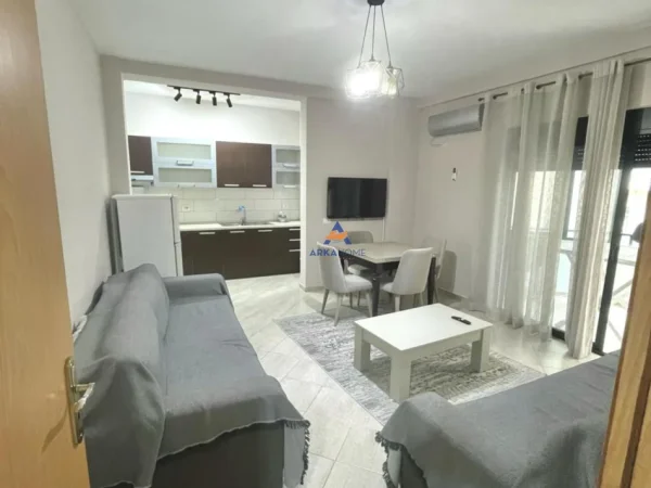 Tirane, jepet me qera 1+1+Ballkon Kati 3, 63 m² 450 € (PRANE RRUGES TEODOR RUZVELT)