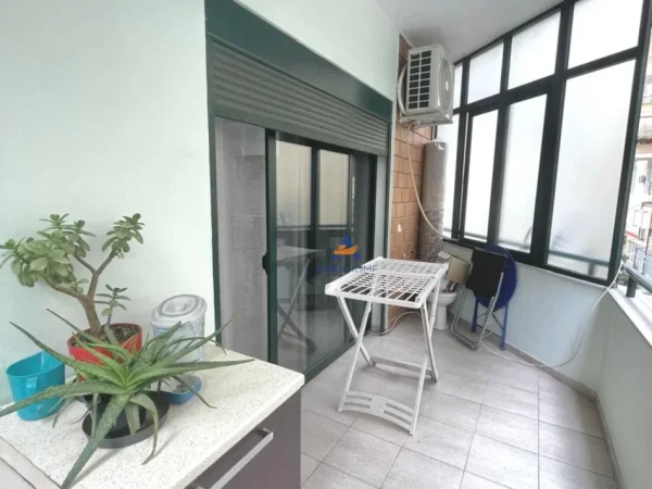 Tirane, jepet me qera 1+1+Ballkon Kati 3, 63 m² 450 € (PRANE RRUGES TEODOR RUZVELT)