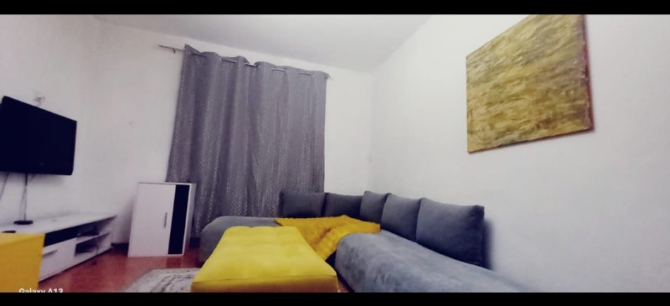 Tirane, jepet me qera garsonier Kati 1, 40 m² 300 € (Rruga Irfan Tomini)