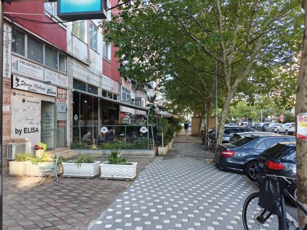 Tirane, shes dyqan , 33 m² 95.000 € 
