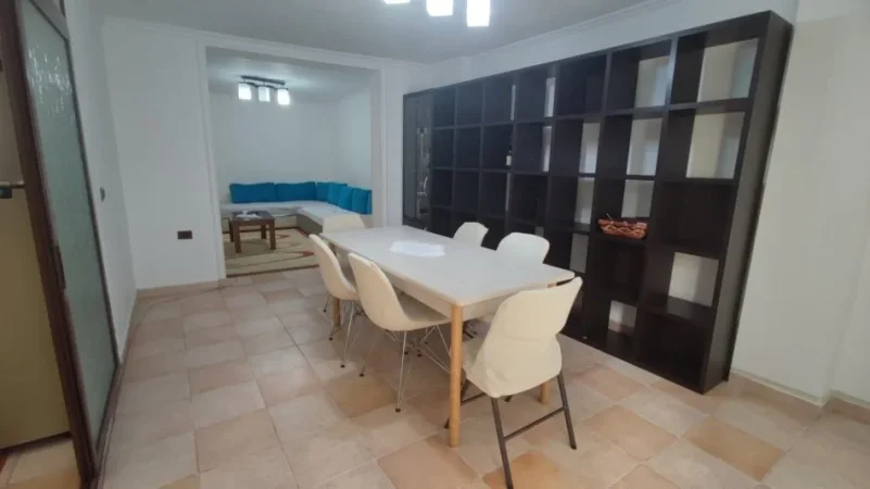 Tirane, shitet apartament 3+1+Aneks+Ballkon Kati 3, 100 m² 230.000 € (Bllok)