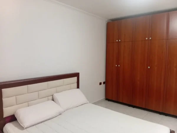 Tirane, shitet apartament 3+1+Aneks+Ballkon Kati 3, 100 m² 230.000 € (Bllok)