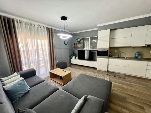 Tirane, shitet apartament 2+1+Aneks+Ballkon Kati 4, 104 m² 155.000 € 