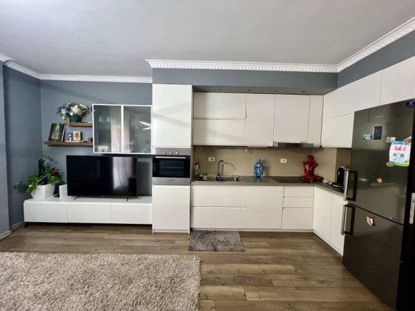 Tirane, shitet apartament 2+1+Aneks+Ballkon Kati 4, 104 m² 155.000 € 
