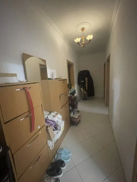 Tirane, ndarje qeraje me vajze apartament 2+1+Ballkon Kati 10, 90 m² 400 €
