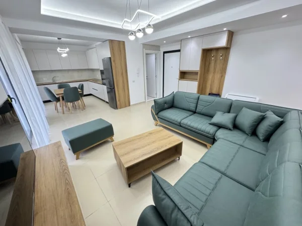 Tirane, jepet me qera apartament 2+1+Aneks+Ballkon Kati 1, 150 m² 1.000 € (Reuga e zallit)
