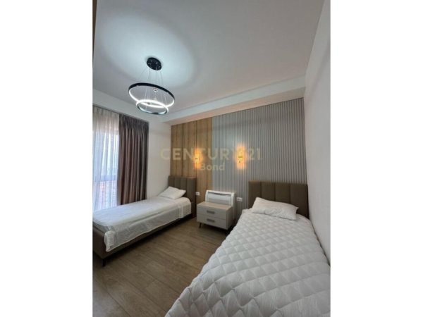 Tirane, jepet me qera apartament 2+1+Ballkon Kati 18, 110 m² 1.500 € (Garden Building)
