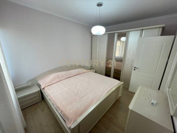 Tirane, jepet me qera apartament 2+1 Kati 2, 110 m² 900 € 