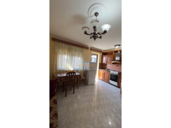 Tirane, jepet me qera apartament 2+1 Kati 5, 82 m² 450 € (Ferit Xhajko)