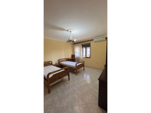 Tirane, jepet me qera apartament 2+1 Kati 5, 82 m² 450 € (Ferit Xhajko)