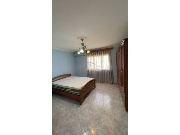 Tirane, jepet me qera apartament 2+1 Kati 5, 82 m² 450 € (Ferit Xhajko)