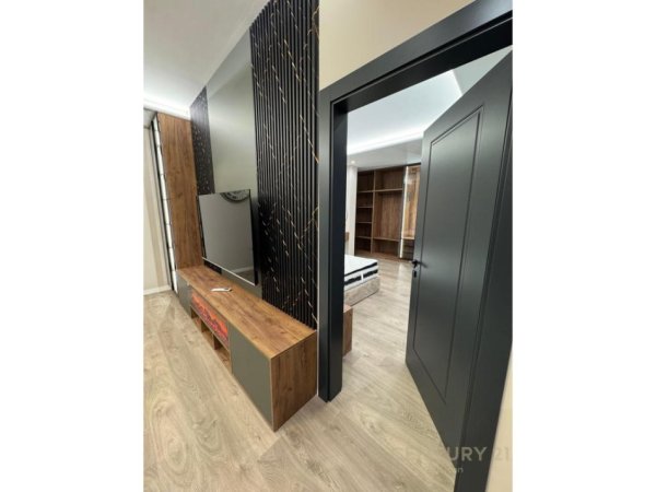 Tirane, jepet me qera apartament 2+1 , 65 m² 750 € 