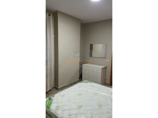 Tirane, jepet me qera apartament 1+1 Kati 9, 60 m² 650 € (Qender, 9 Katshet)