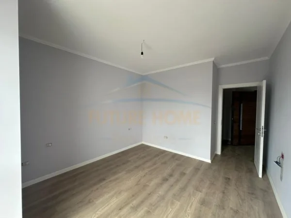 Tirane, jepet me qera apartament 2+1 Kati 3, 88 m² 650 € (Bulevardi i Ri)