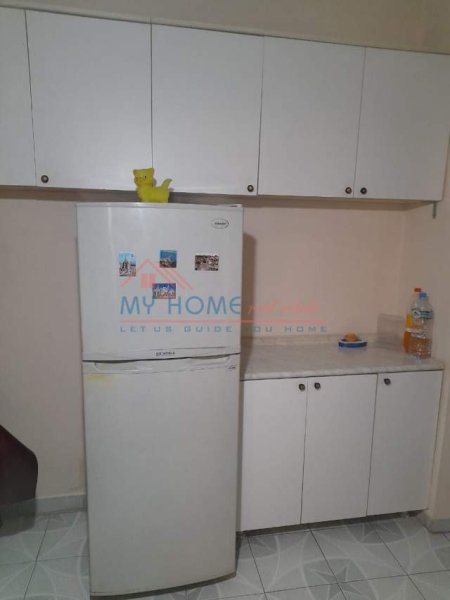 Tirane, jepet me qera apartament 2+1+BLK Kati 4, 75 m² 400 Euro (ali demi)