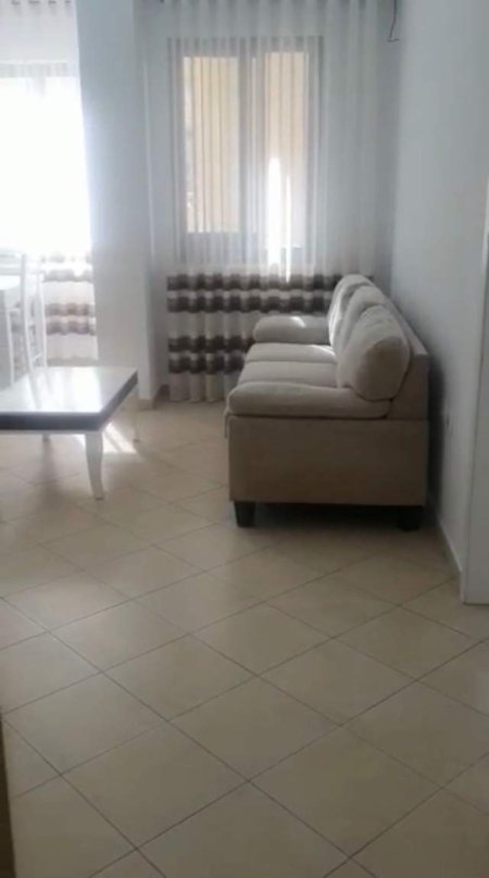 Tirane, jepet me qera apartament 1+1+BLK Kati 5, 70 m² 40.000 Leke (pas Globe)