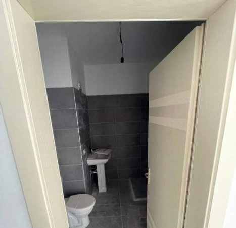 Tirane, shitet apartament 1+1+A+BLK Kati 12, 137 m² 180.000 Euro (benjamin kruta)