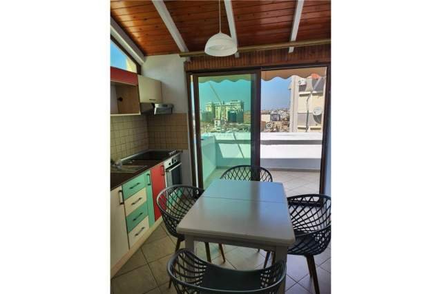 Tirane, jepet me qera apartament 1+1 Kati 8, 65 m² 400 Euro (Rruga Fortuzi)